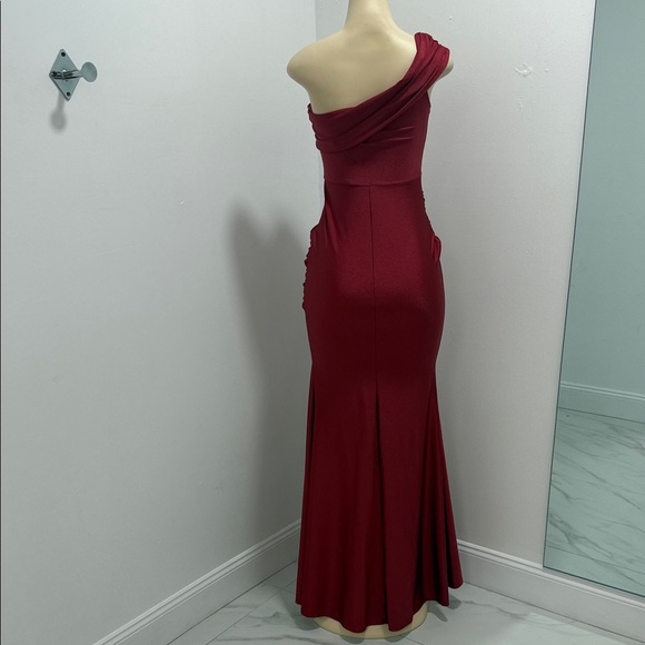 Elegant Burgundy One-Shoulder Dress - Picture 5 of 5